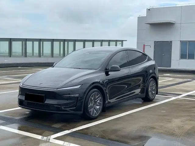 Model Y L 2026 Standard Edition