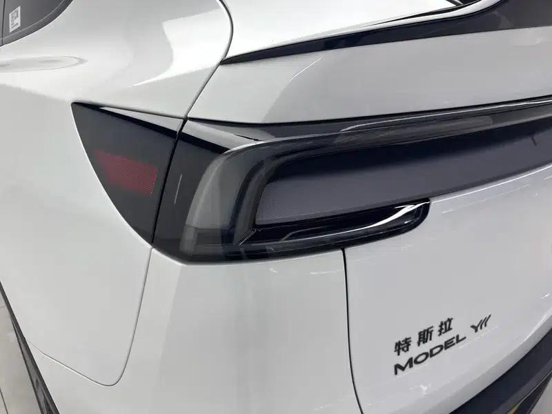 Model Y L 2026 Standard Edition — миниатюра 13