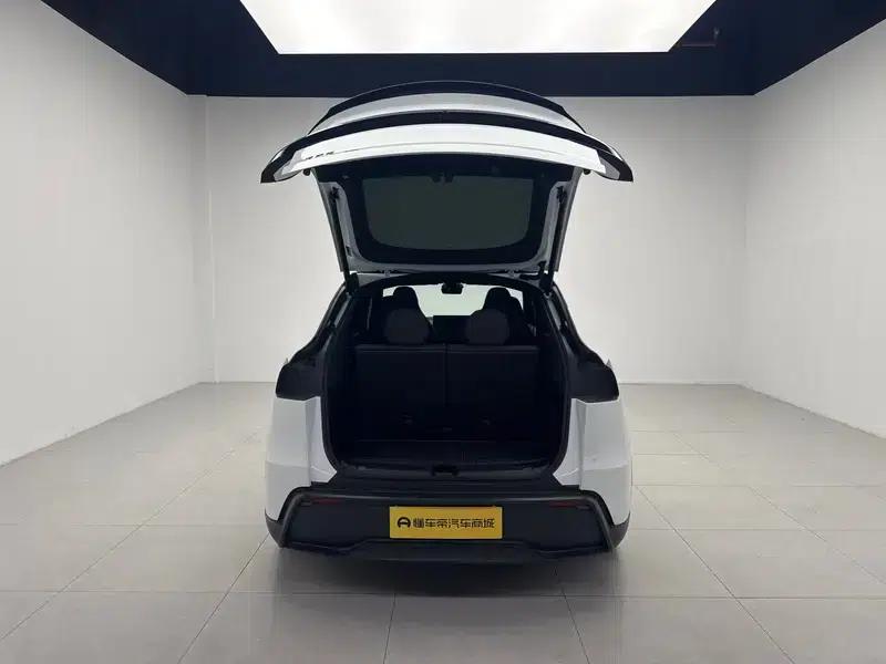 Model Y L 2026 Standard Edition — миниатюра 20