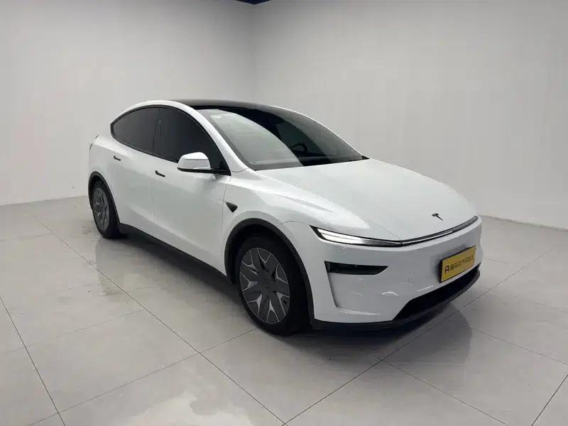 Model Y L 2026 Standard Edition — миниатюра 3