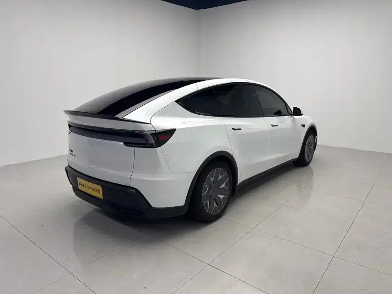 Model Y L 2026 Standard Edition — миниатюра 7