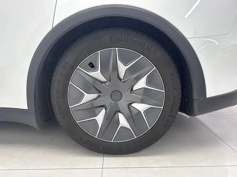 Model Y L 2026 Standard Edition — миниатюра 9