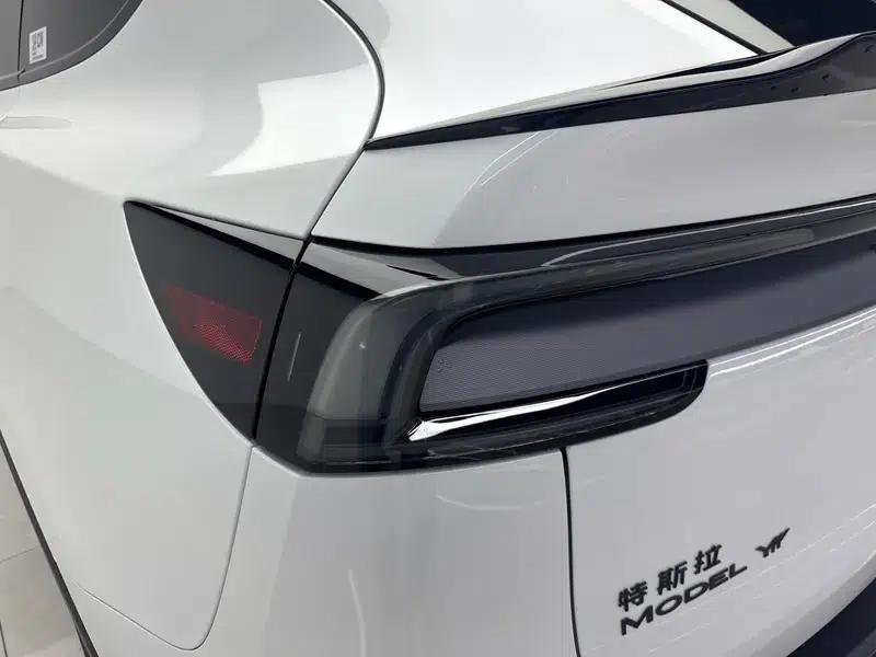 Model Y L 2026 Standard Edition — миниатюра 13