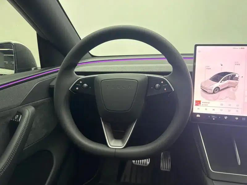 Model Y L 2026 Standard Edition — миниатюра 16