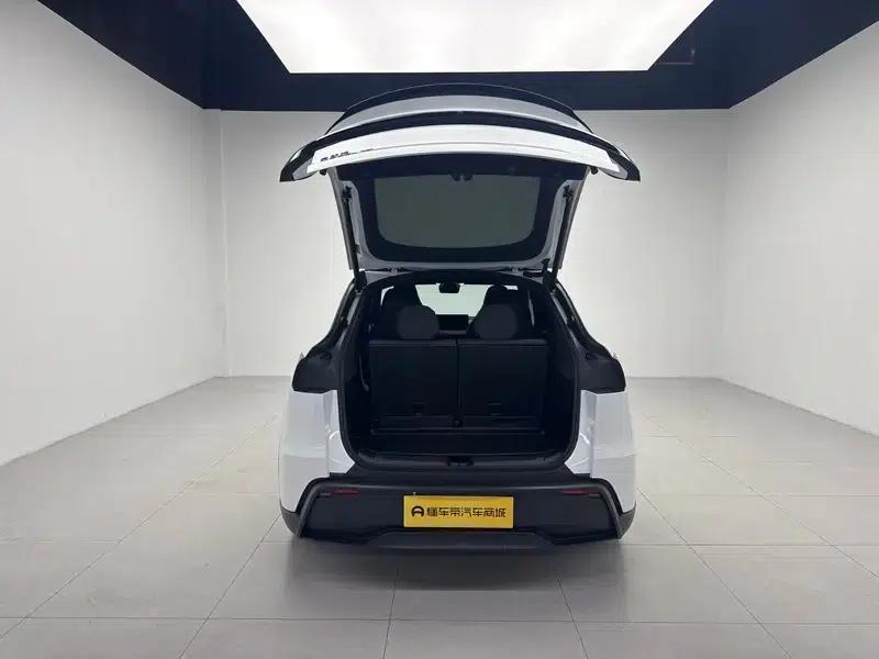 Model Y L 2026 Standard Edition — миниатюра 20