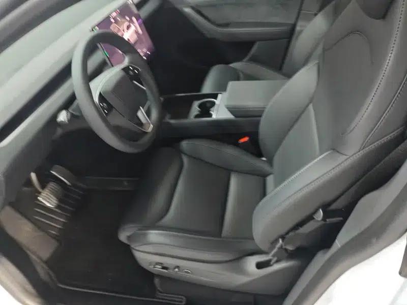 Model Y L 2026 Standard Edition — миниатюра 22