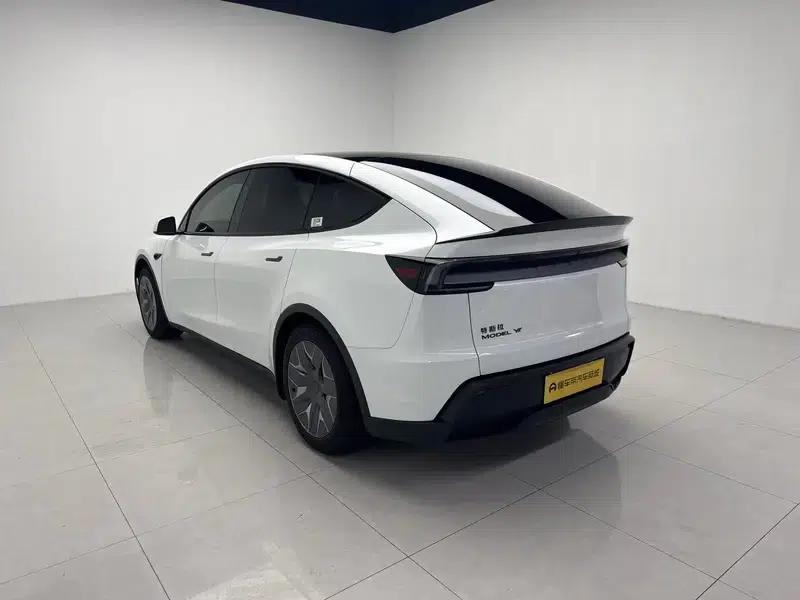 Model Y L 2026 Standard Edition — миниатюра 5