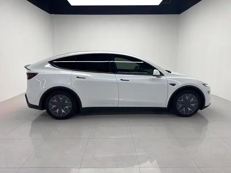 Model Y L 2026 Standard Edition — миниатюра 8
