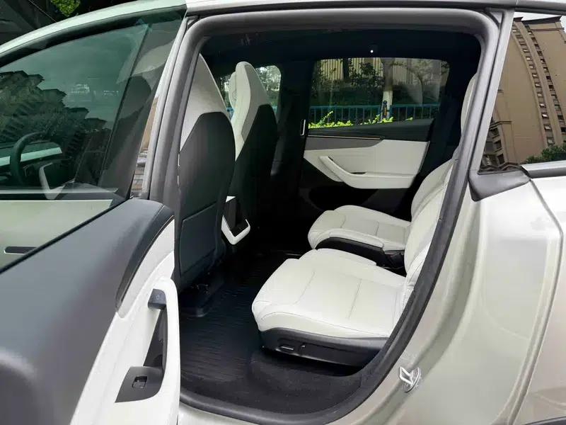 Model Y L 2025 All-Wheel Drive 6-Seat Pure Electric Factory Custom Edition — миниатюра 14