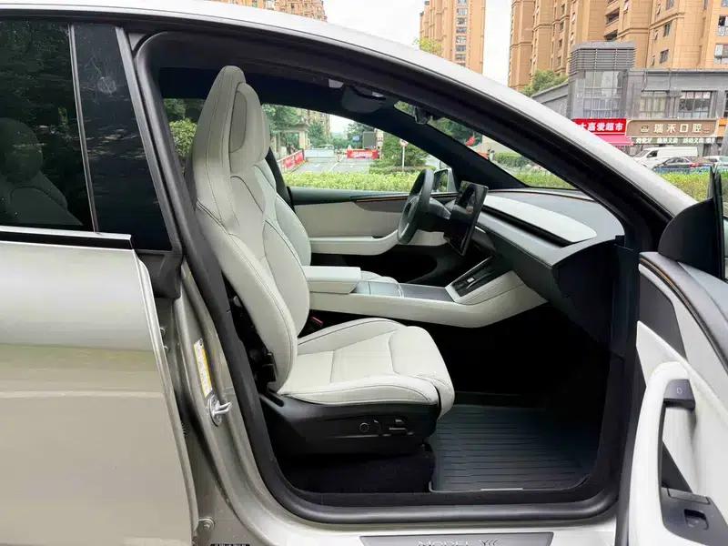 Model Y L 2025 All-Wheel Drive 6-Seat Pure Electric Factory Custom Edition — миниатюра 17