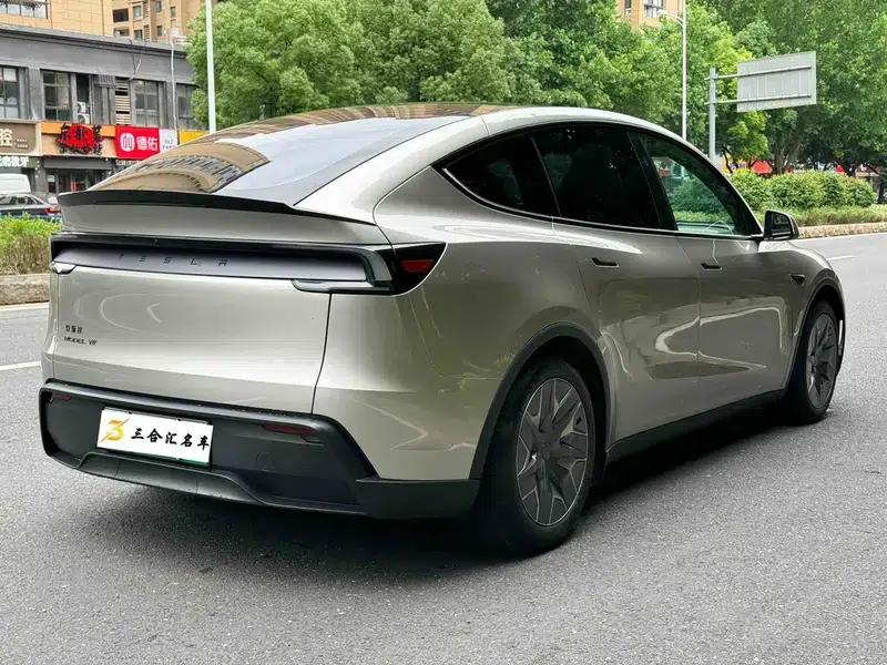 Model Y L 2025 All-Wheel Drive 6-Seat Pure Electric Factory Custom Edition — миниатюра 5