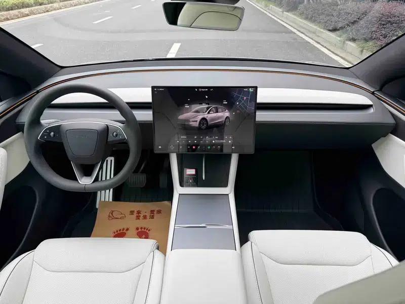 Model Y L 2025 All-Wheel Drive 6-Seat Pure Electric Factory Custom Edition — миниатюра 9