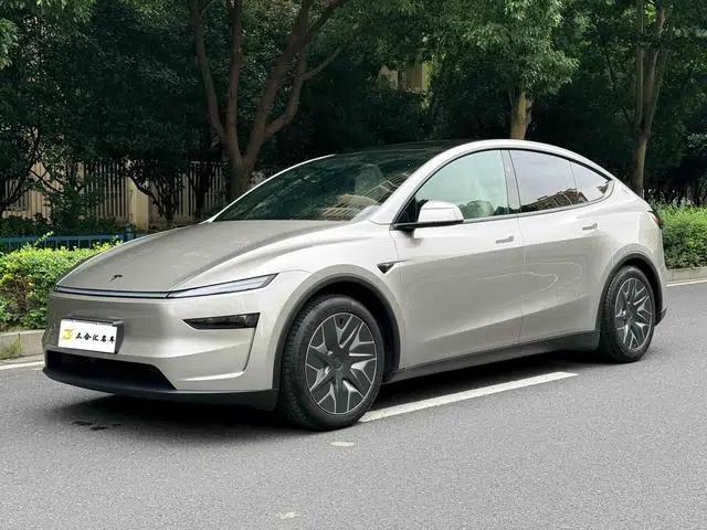 Model Y L 2025 All-Wheel Drive 6-Seat Pure Electric Factory Custom Edition