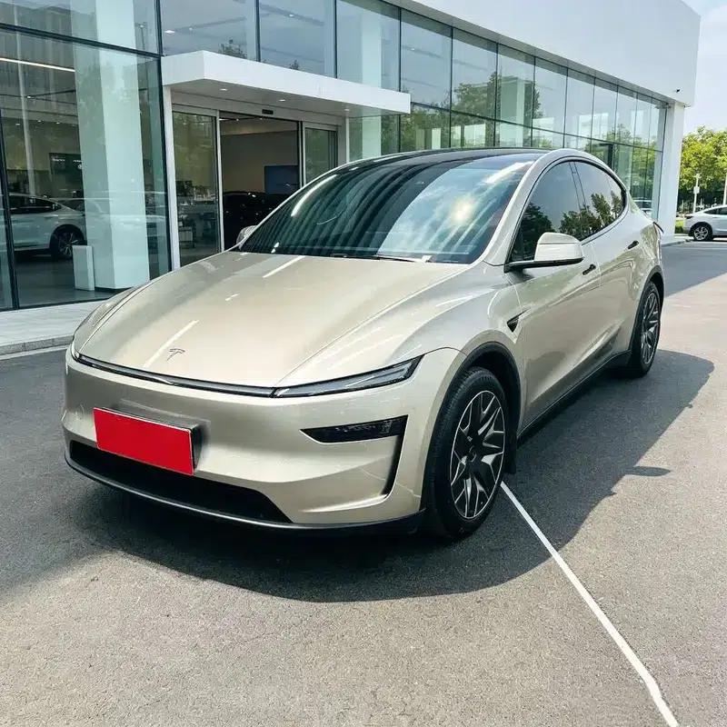 Model Y L 2026 Standard Edition — миниатюра 1