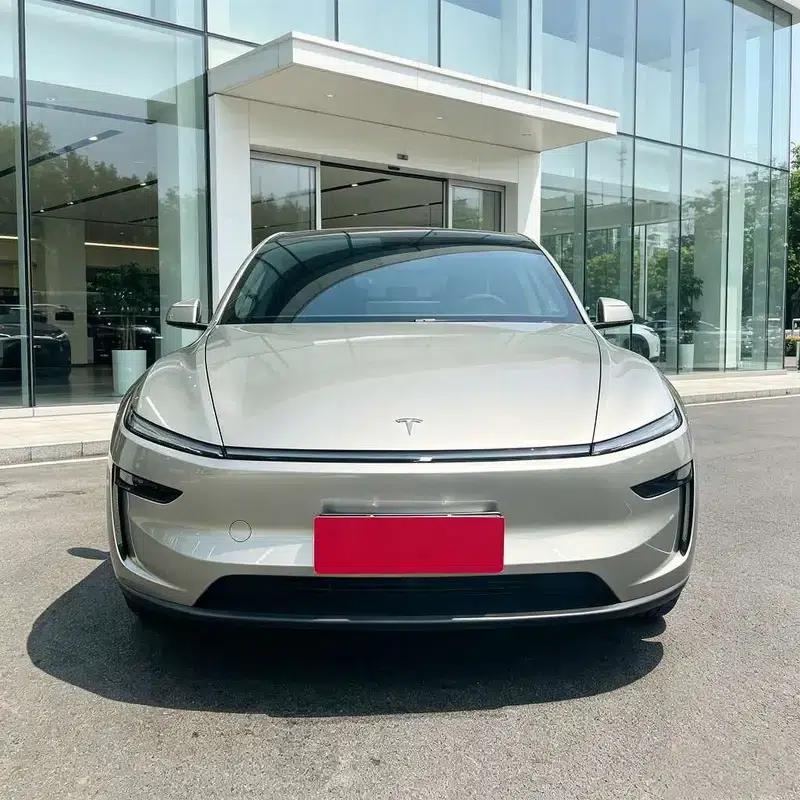 Model Y L 2026 Standard Edition — миниатюра 2