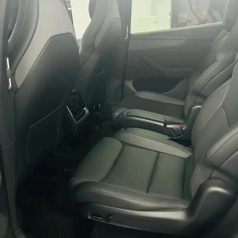 Model Y L 2026 Standard Edition — миниатюра 11