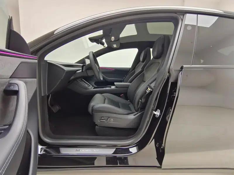 Model Y L 2026 Standard Edition — миниатюра 17