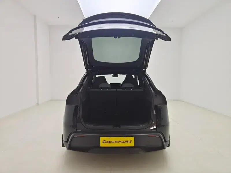 Model Y L 2026 Standard Edition — миниатюра 20