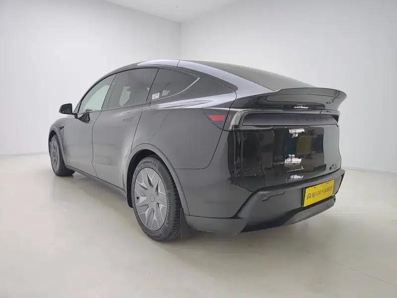 Model Y L 2026 Standard Edition — миниатюра 5