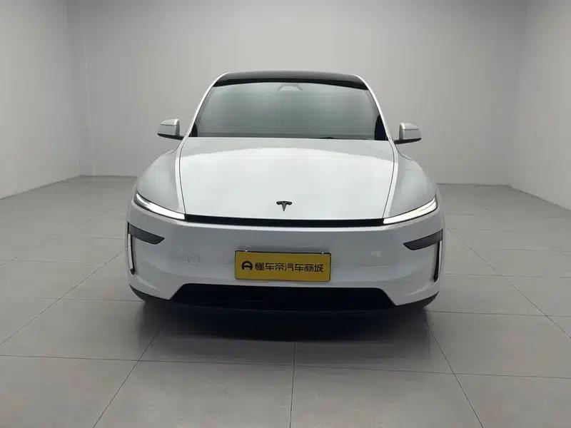 Model Y L 2026 Standard Edition — миниатюра 2