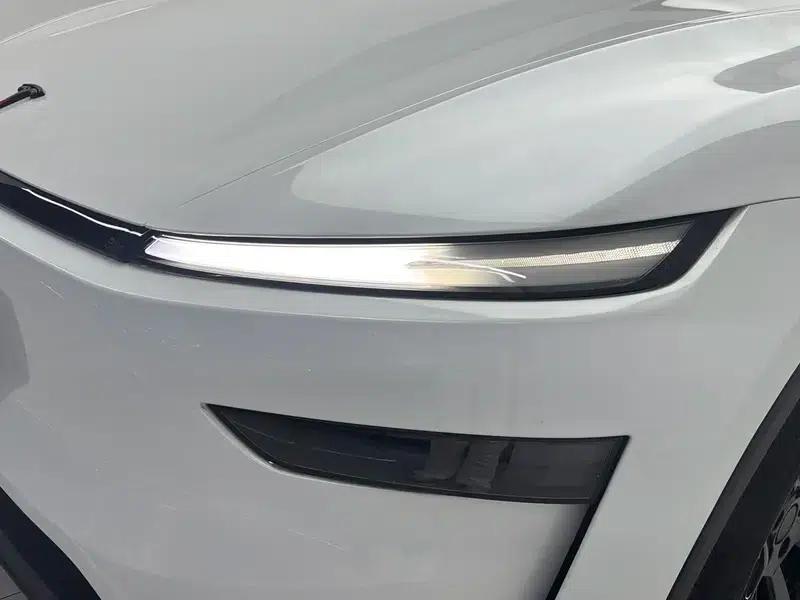 Model Y L 2026 Standard Edition — миниатюра 12