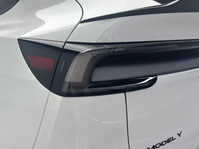 Model Y L 2026 Standard Edition — миниатюра 13