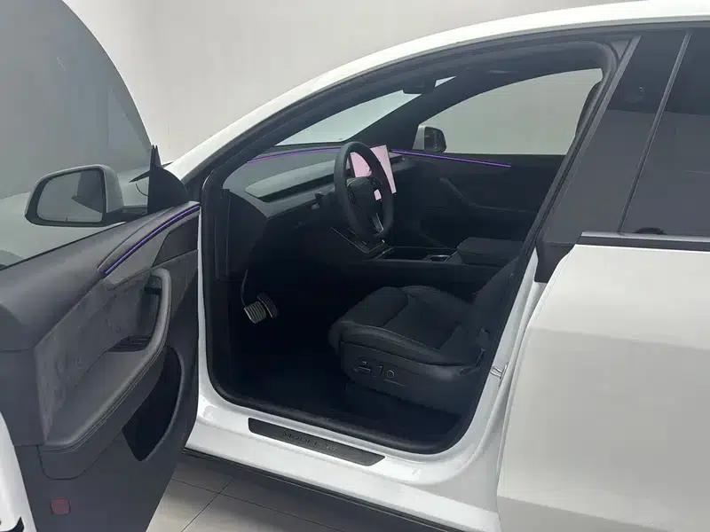 Model Y L 2026 Standard Edition — миниатюра 17