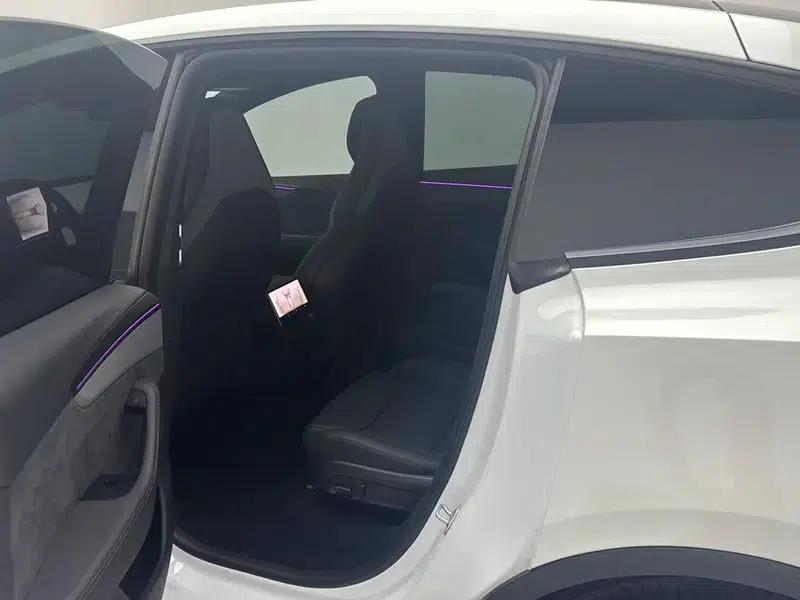 Model Y L 2026 Standard Edition — миниатюра 18