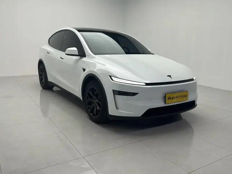 Model Y L 2026 Standard Edition — миниатюра 3