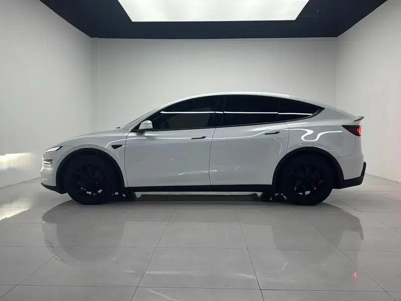 Model Y L 2026 Standard Edition — миниатюра 4