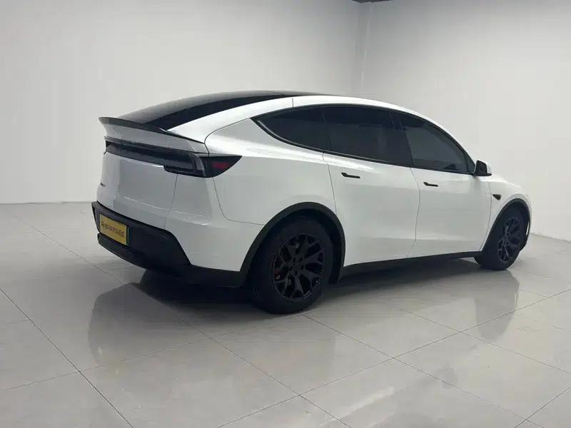 Model Y L 2026 Standard Edition — миниатюра 7