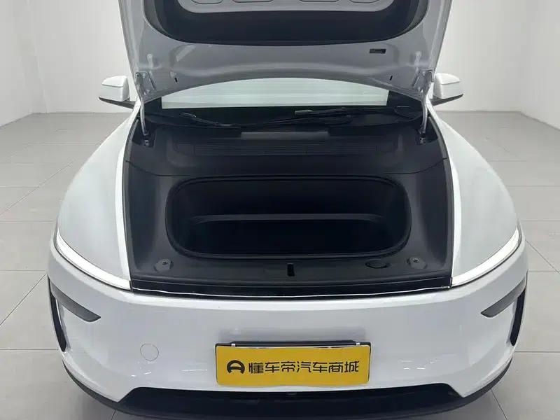 Model Y L 2026 Standard Edition — миниатюра 10