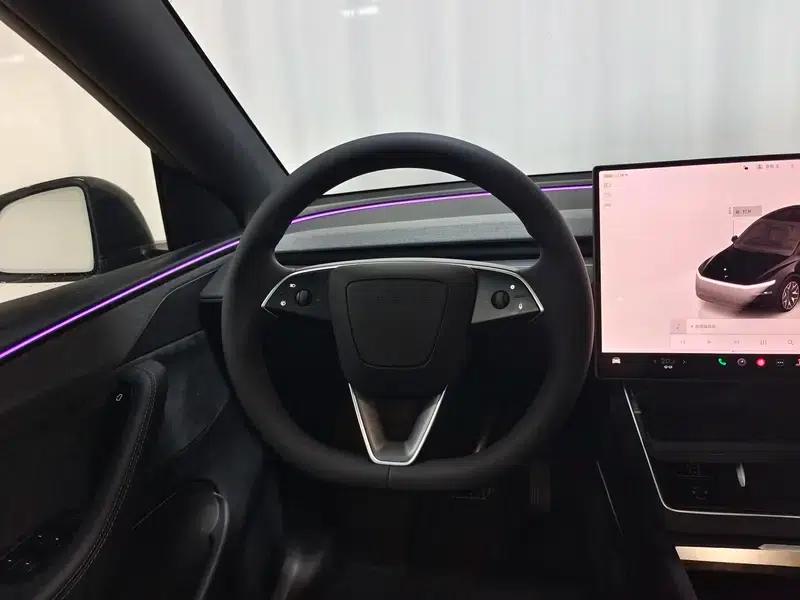 Model Y L 2026 Standard Edition — миниатюра 16