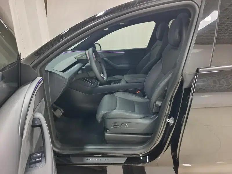 Model Y L 2026 Standard Edition — миниатюра 17
