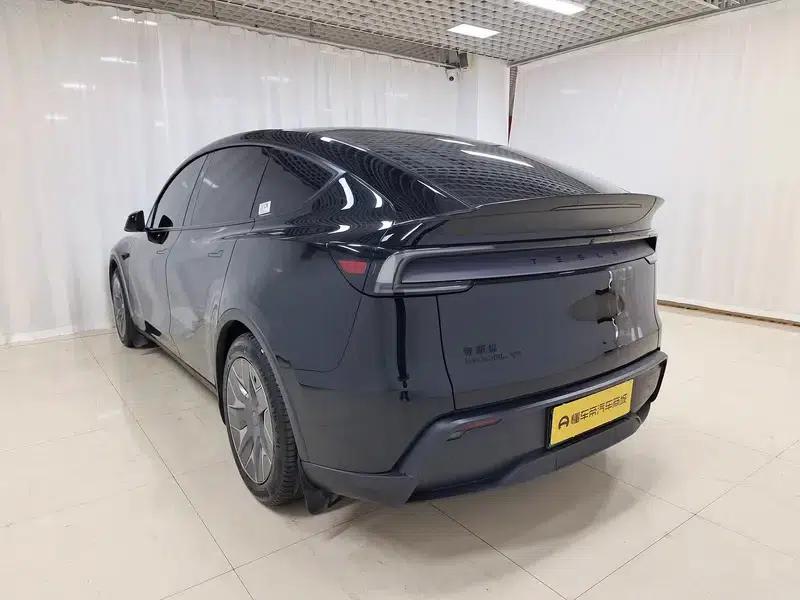 Model Y L 2026 Standard Edition — миниатюра 5