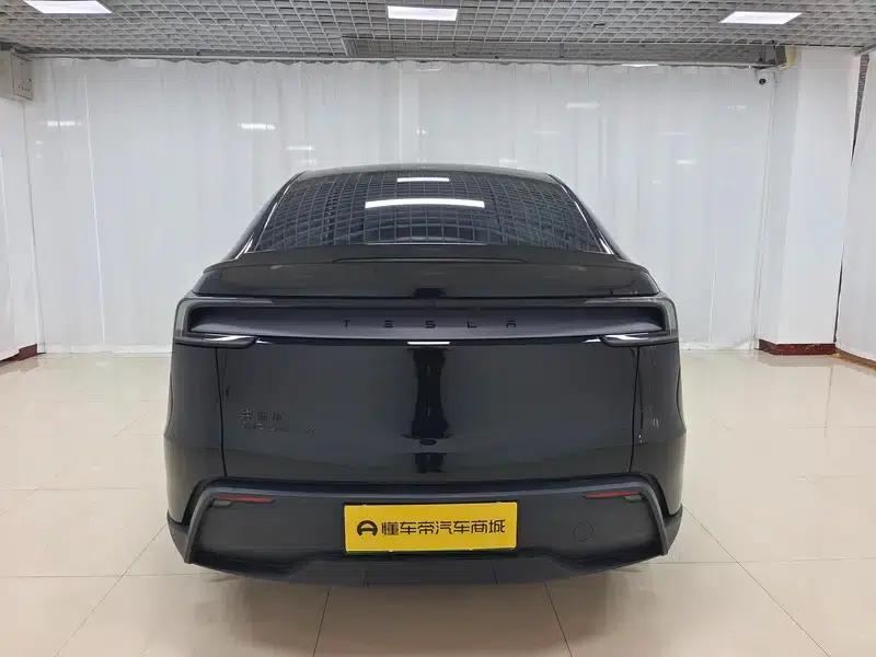 Model Y L 2026 Standard Edition — миниатюра 6