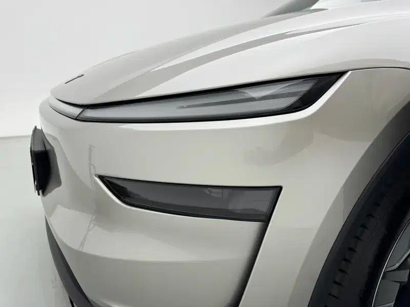 Model Y L 2026 Standard Edition — миниатюра 12