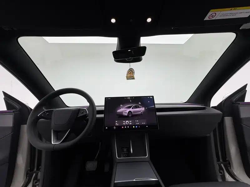 Model Y L 2026 Standard Edition — миниатюра 14
