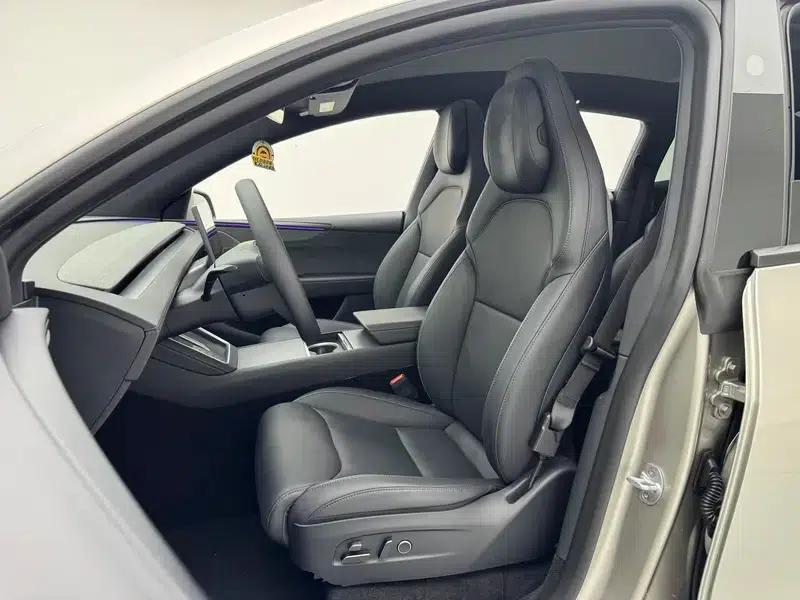 Model Y L 2026 Standard Edition — миниатюра 20