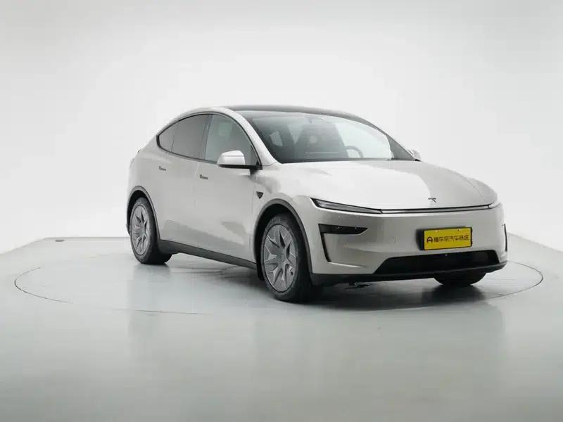 Model Y L 2026 Standard Edition — миниатюра 3