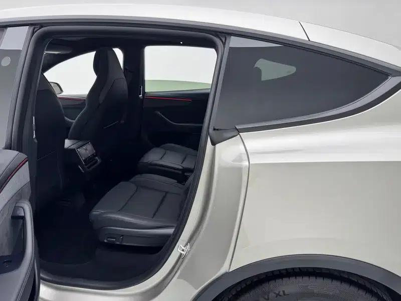 Model Y L 2026 Standard Edition — миниатюра 22