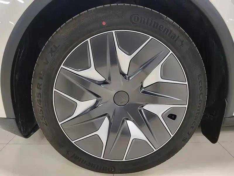 Model Y L 2026 Standard Edition — миниатюра 30