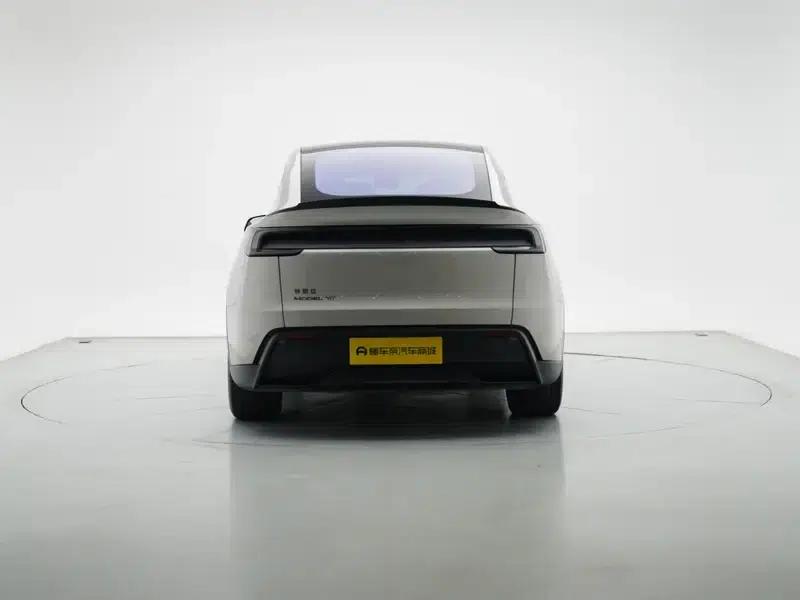 Model Y L 2026 Standard Edition — миниатюра 6