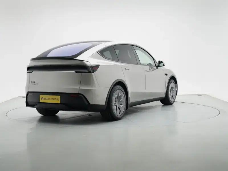 Model Y L 2026 Standard Edition — миниатюра 7