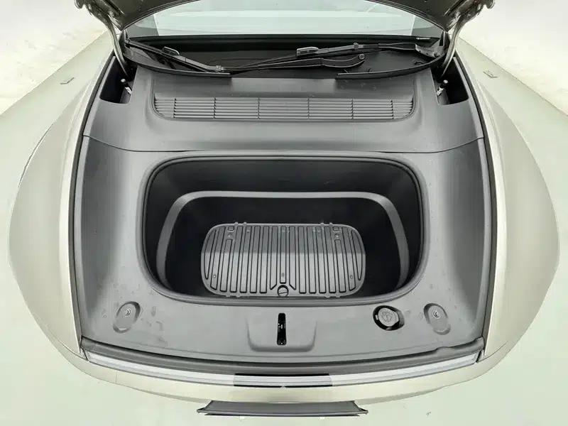 Model Y L 2026 Standard Edition — миниатюра 10