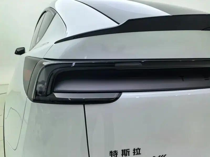 Model Y L 2026 Standard Edition — миниатюра 13