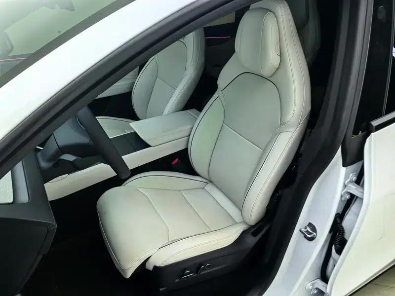 Model Y L 2026 Standard Edition — миниатюра 20