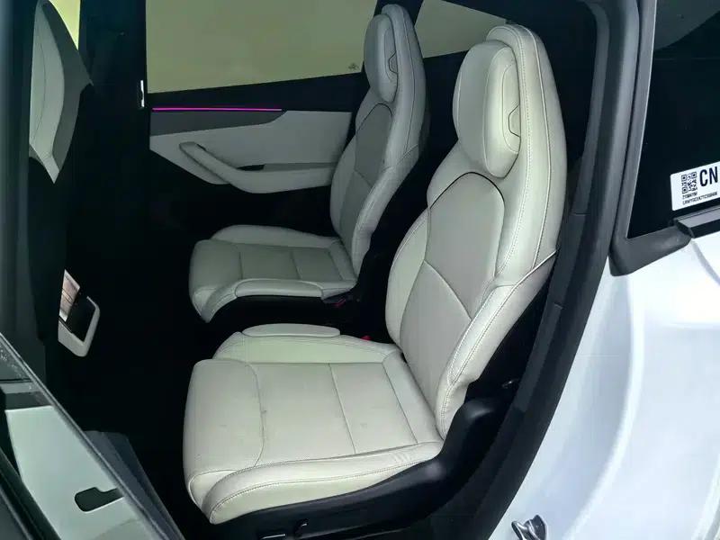 Model Y L 2026 Standard Edition — миниатюра 23