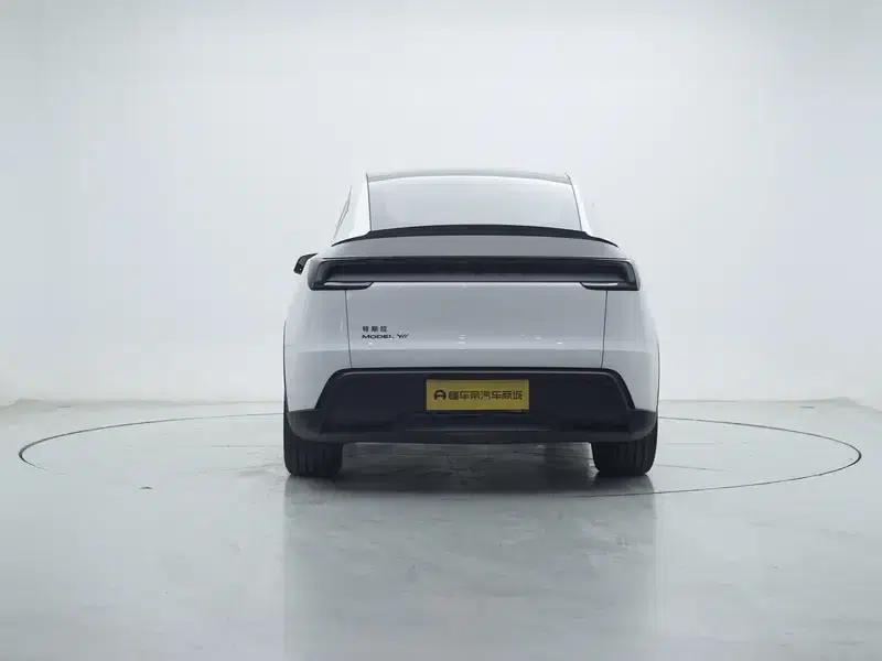 Model Y L 2026 Standard Edition — миниатюра 6