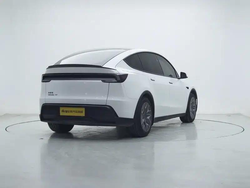 Model Y L 2026 Standard Edition — миниатюра 7